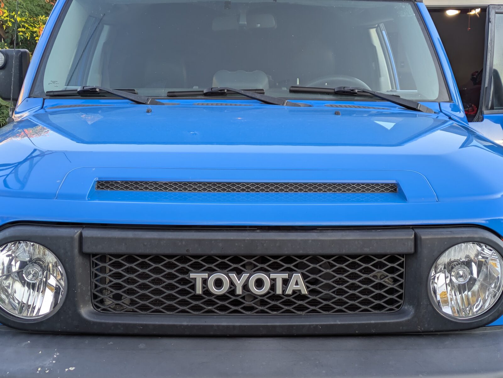 Front view of the FJ with the panel back on